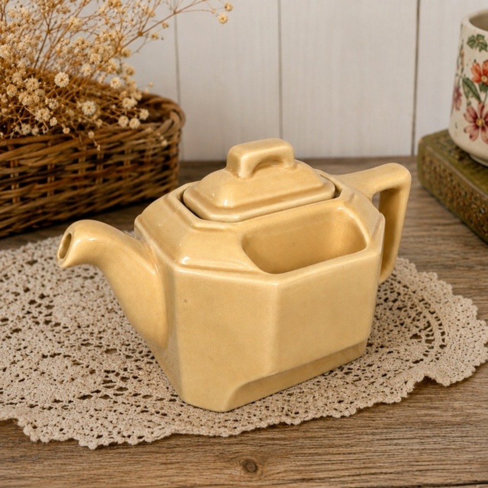 Vintage Hall USA T-Ball 3273 Tan Peach Ceramic Teapot Tea Bag Holder